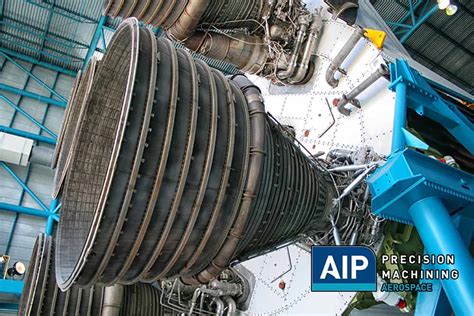  Polyetheretherketon: Hochleistungskunststoff für anspruchsvolle Anwendungen im Aerospace!